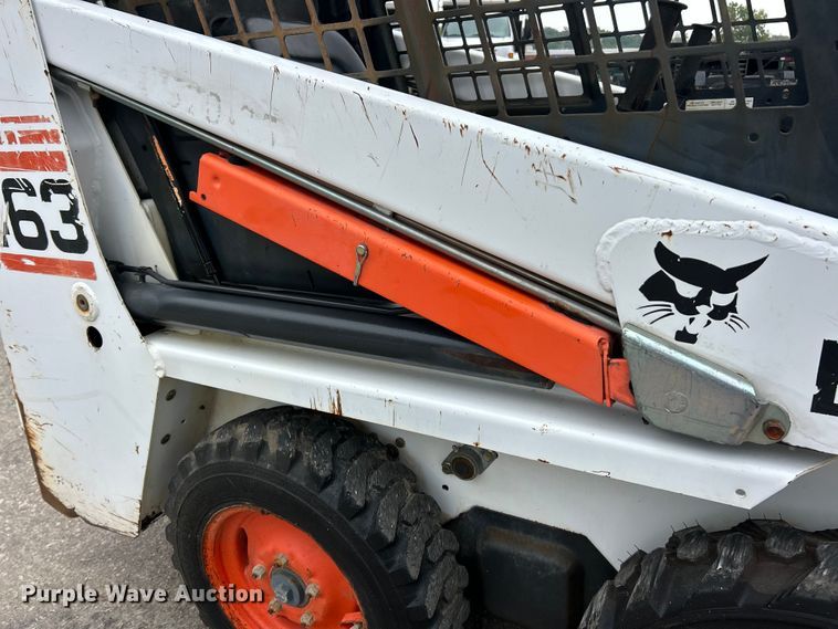 image for item ET3208 2005 Bobcat 463 skid steer loader
