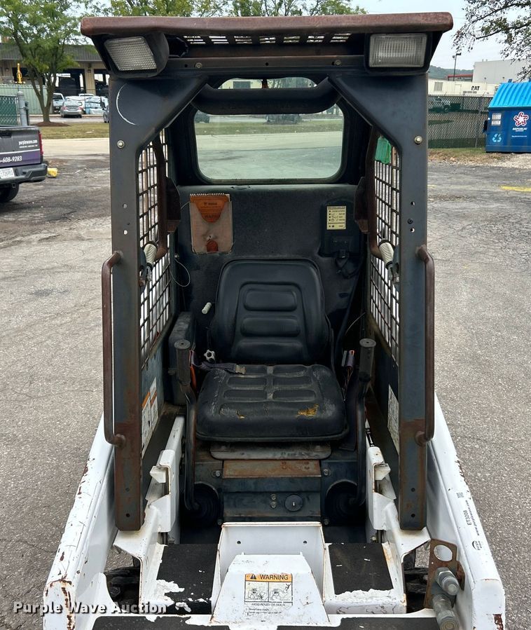 image for item ET3208 2005 Bobcat 463 skid steer loader