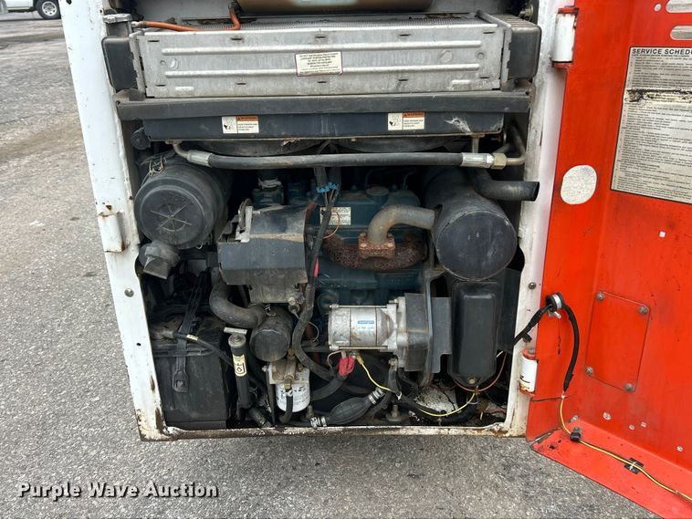 image for item ET3208 2005 Bobcat 463 skid steer loader