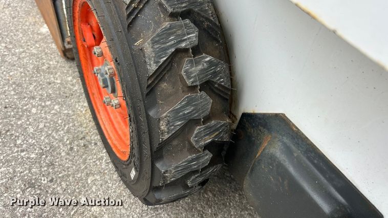 image for item ET3208 2005 Bobcat 463 skid steer loader