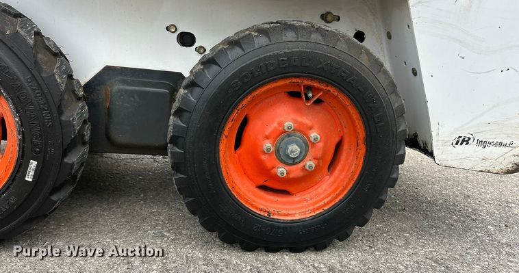image for item ET3208 2005 Bobcat 463 skid steer loader
