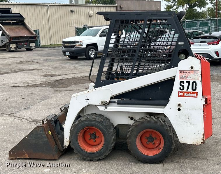 image for item ET3209 2008 Bobcat S70 skid steer loader
