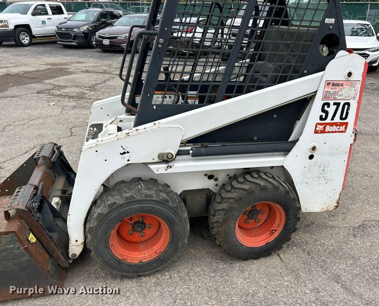 image for item ET3209 2008 Bobcat S70 skid steer loader