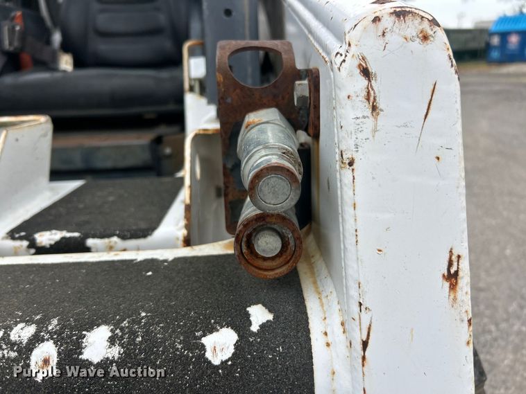 image for item ET3209 2008 Bobcat S70 skid steer loader