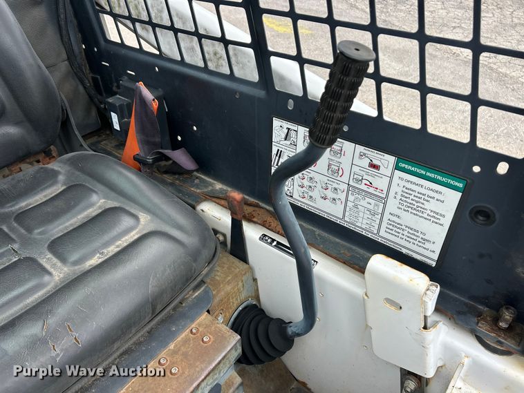 image for item ET3209 2008 Bobcat S70 skid steer loader