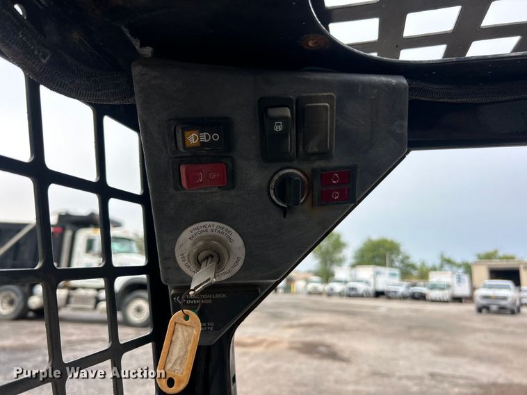 image for item ET3209 2008 Bobcat S70 skid steer loader