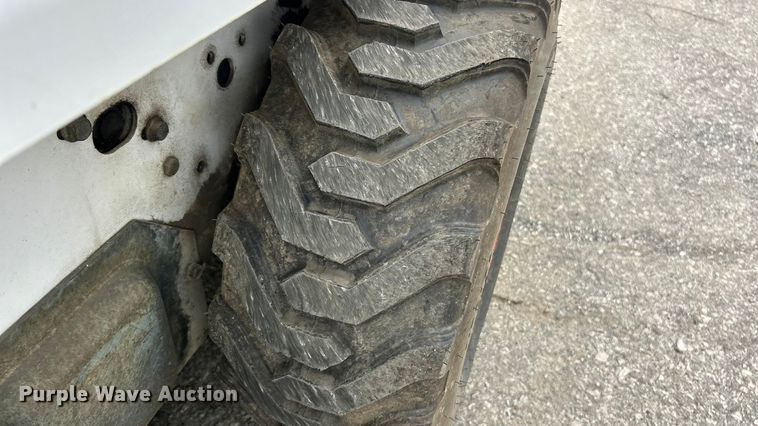 image for item ET3209 2008 Bobcat S70 skid steer loader