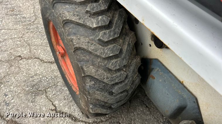 image for item ET3209 2008 Bobcat S70 skid steer loader