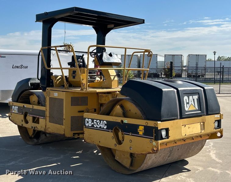 image for item ET3271 2001 Caterpillar CB-534C double drum vibratory roller