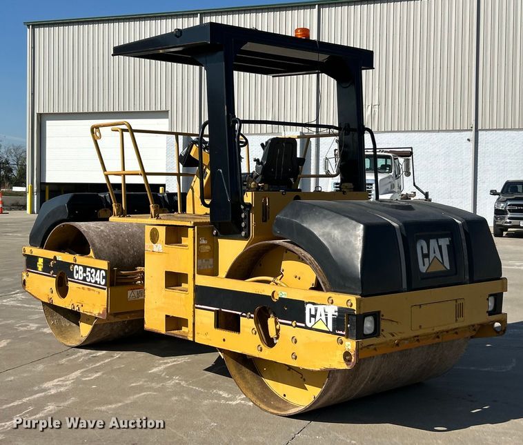 image for item ET3271 2001 Caterpillar CB-534C double drum vibratory roller