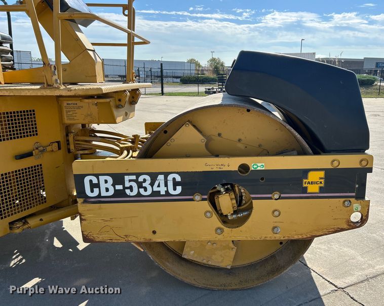 image for item ET3271 2001 Caterpillar CB-534C double drum vibratory roller