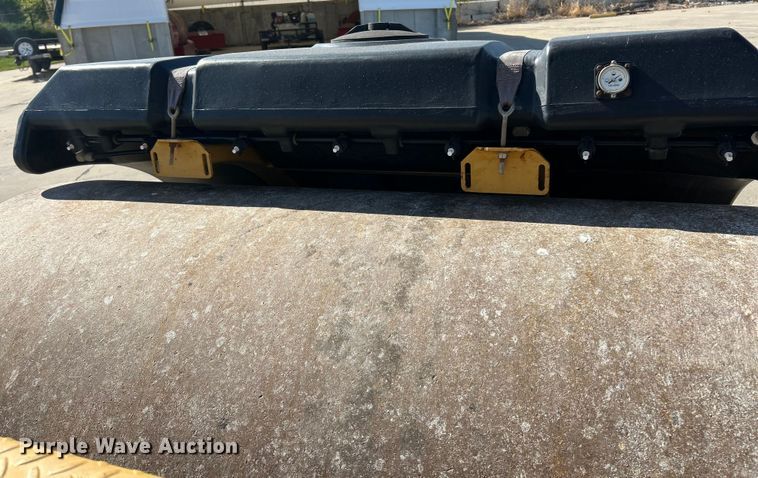 image for item ET3271 2001 Caterpillar CB-534C double drum vibratory roller