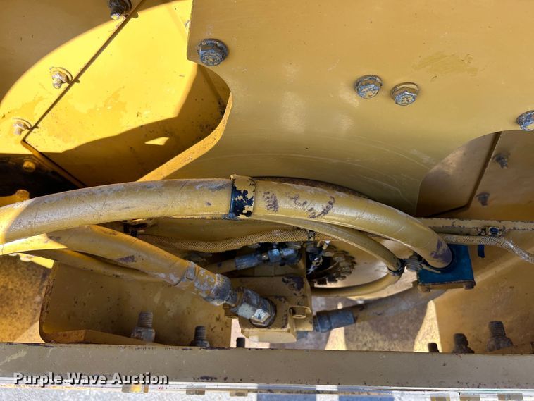 image for item ET3271 2001 Caterpillar CB-534C double drum vibratory roller
