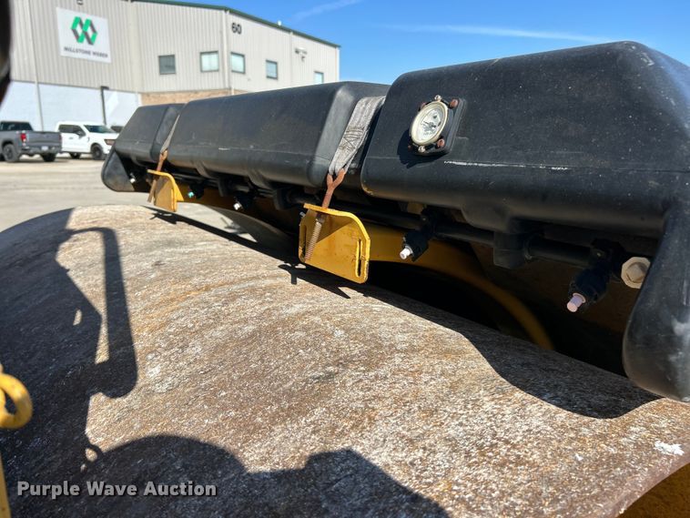 image for item ET3271 2001 Caterpillar CB-534C double drum vibratory roller