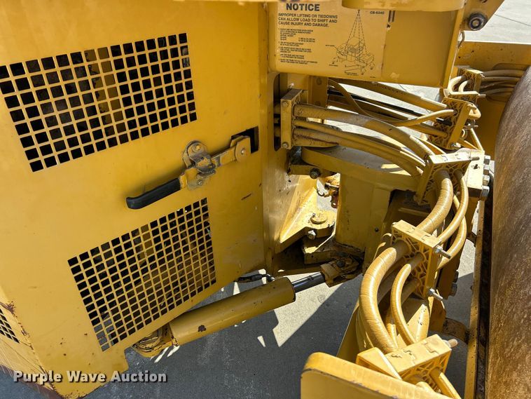 image for item ET3271 2001 Caterpillar CB-534C double drum vibratory roller