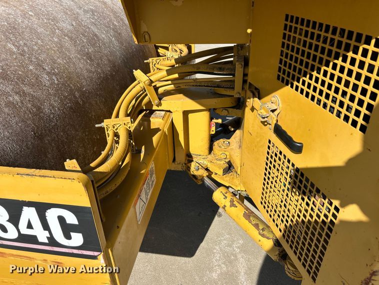 image for item ET3271 2001 Caterpillar CB-534C double drum vibratory roller