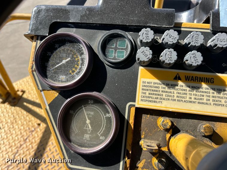 image for item ET3271 2001 Caterpillar CB-534C double drum vibratory roller