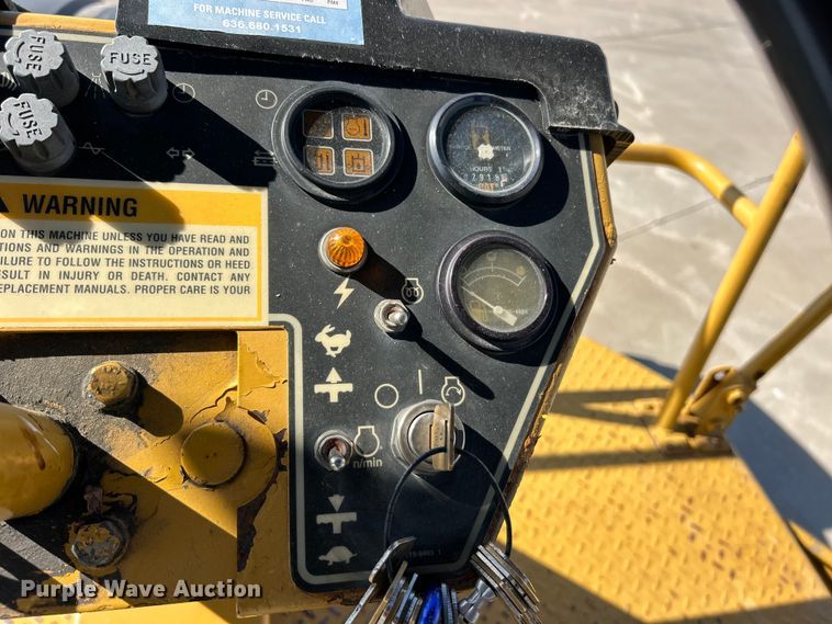 image for item ET3271 2001 Caterpillar CB-534C double drum vibratory roller