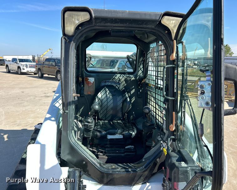image for item ET3272 2014 Bobcat T650 tracked skid steer loader