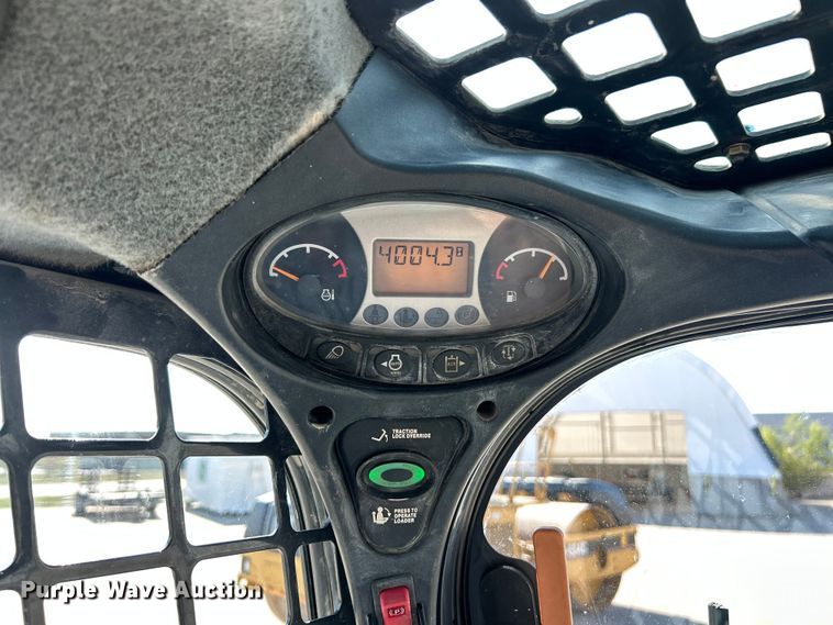 image for item ET3272 2014 Bobcat T650 tracked skid steer loader