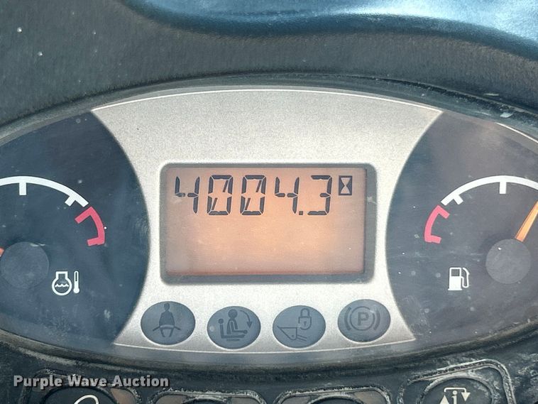 image for item ET3272 2014 Bobcat T650 tracked skid steer loader