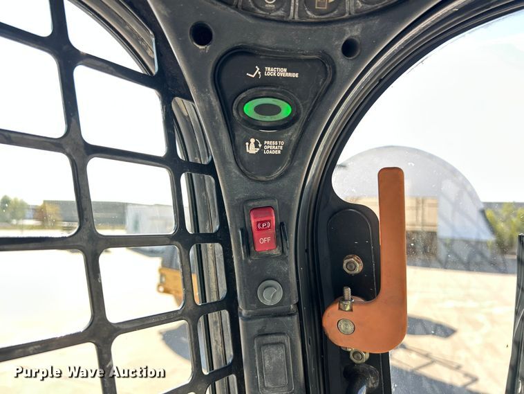 image for item ET3272 2014 Bobcat T650 tracked skid steer loader