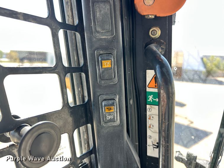 image for item ET3272 2014 Bobcat T650 tracked skid steer loader