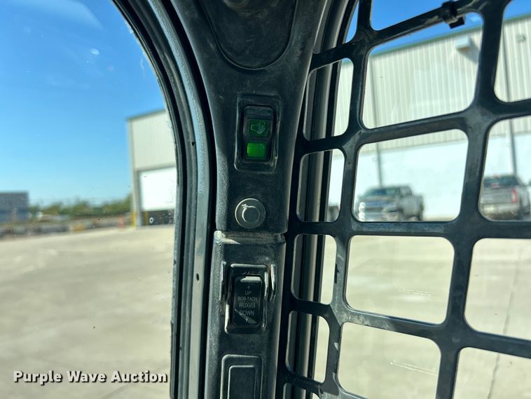 image for item ET3272 2014 Bobcat T650 tracked skid steer loader