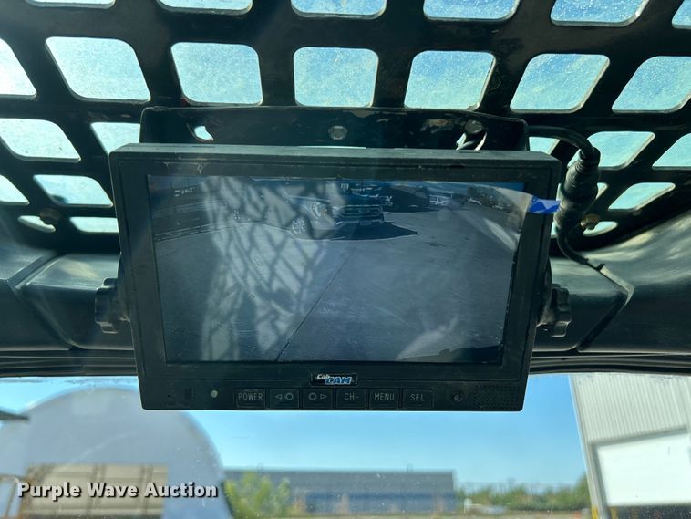 image for item ET3272 2014 Bobcat T650 tracked skid steer loader