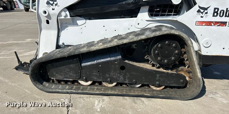 image for item ET3272 2014 Bobcat T650 tracked skid steer loader