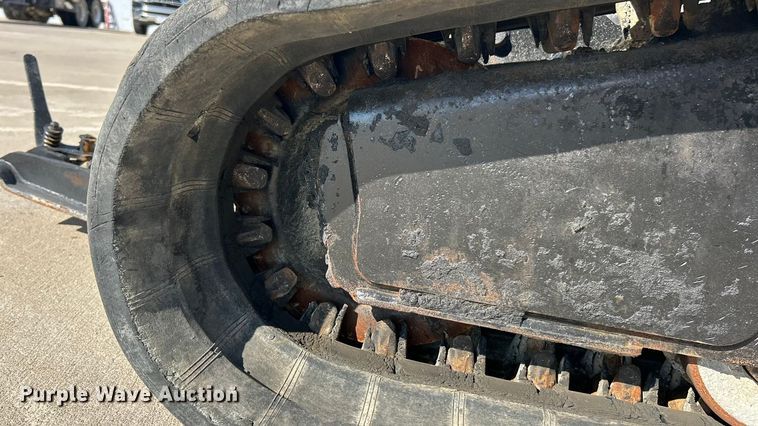 image for item ET3272 2014 Bobcat T650 tracked skid steer loader