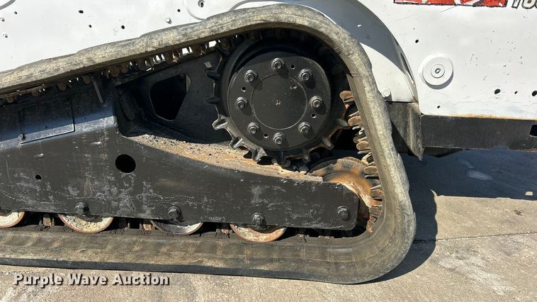 image for item ET3272 2014 Bobcat T650 tracked skid steer loader