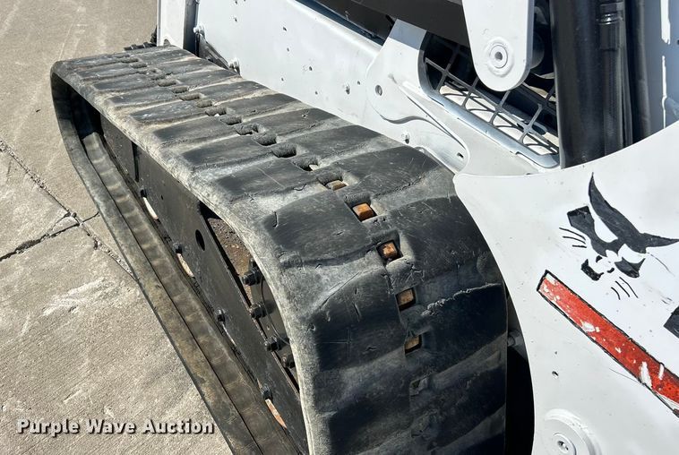 image for item ET3272 2014 Bobcat T650 tracked skid steer loader