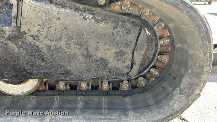 image for item ET3272 2014 Bobcat T650 tracked skid steer loader