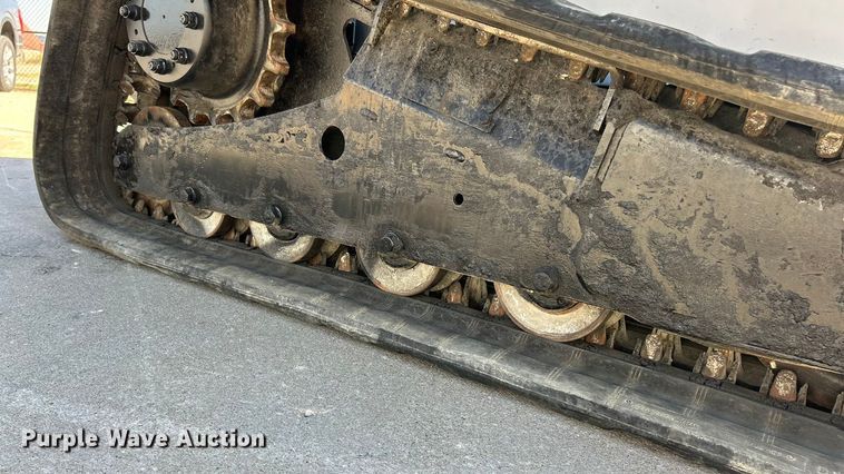 image for item ET3272 2014 Bobcat T650 tracked skid steer loader