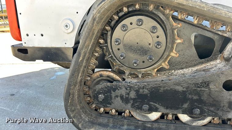 image for item ET3272 2014 Bobcat T650 tracked skid steer loader