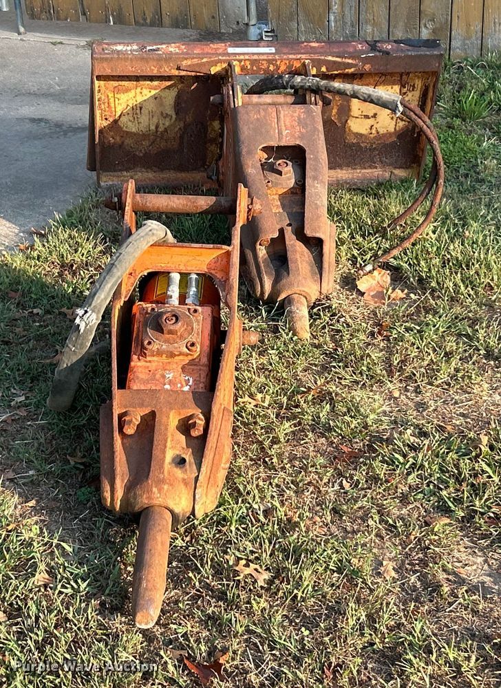 image for item ET3275 (2) Stanley MB-250 breakers 