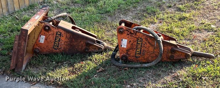 image for item ET3275 (2) Stanley MB-250 breakers 