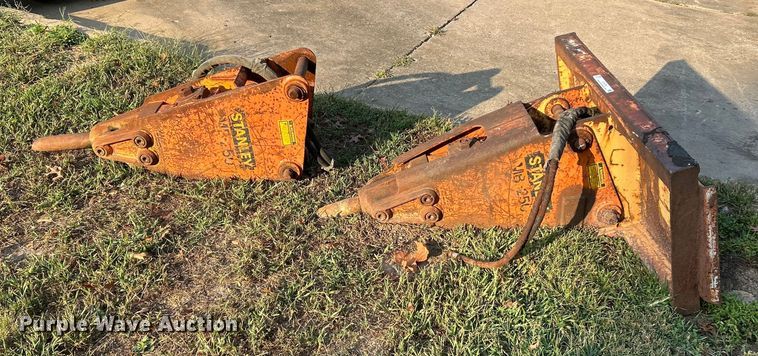 image for item ET3275 (2) Stanley MB-250 breakers 