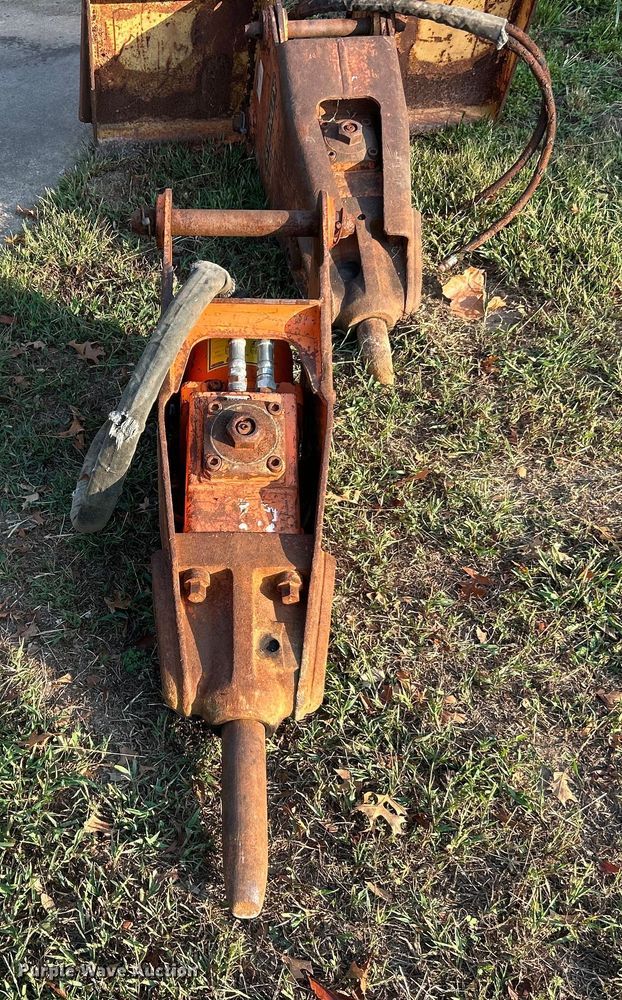 image for item ET3275 (2) Stanley MB-250 breakers 