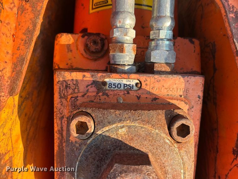 image for item ET3275 (2) Stanley MB-250 breakers 