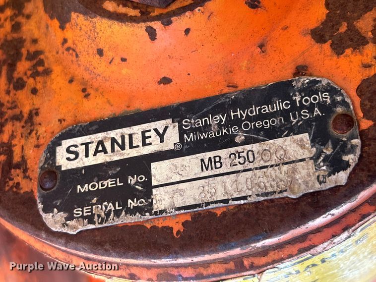 image for item ET3275 (2) Stanley MB-250 breakers 