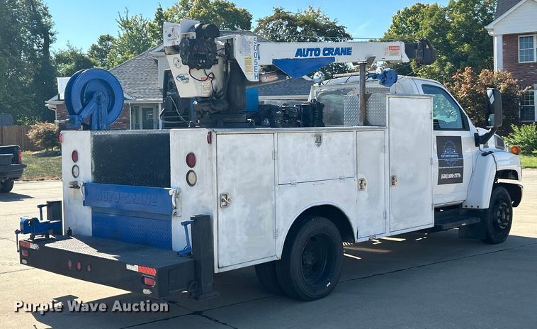 image for item ET3448 2004 GMC C5500 utility / service truck