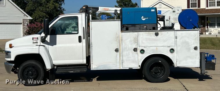 image for item ET3448 2004 GMC C5500 utility / service truck