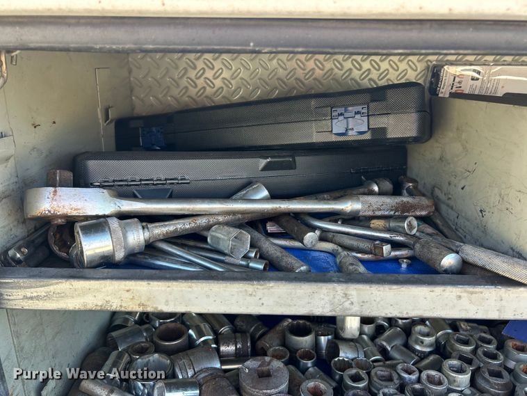 image for item ET3448 2004 GMC C5500 utility / service truck