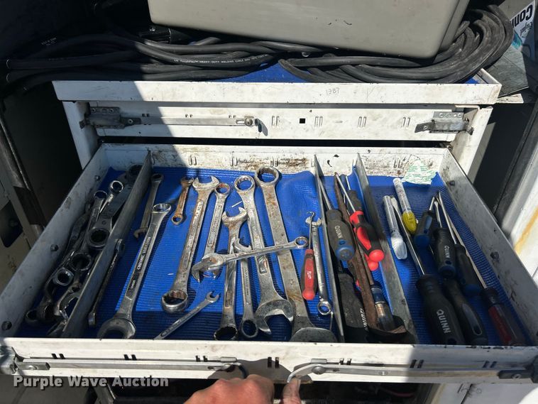 image for item ET3448 2004 GMC C5500 utility / service truck