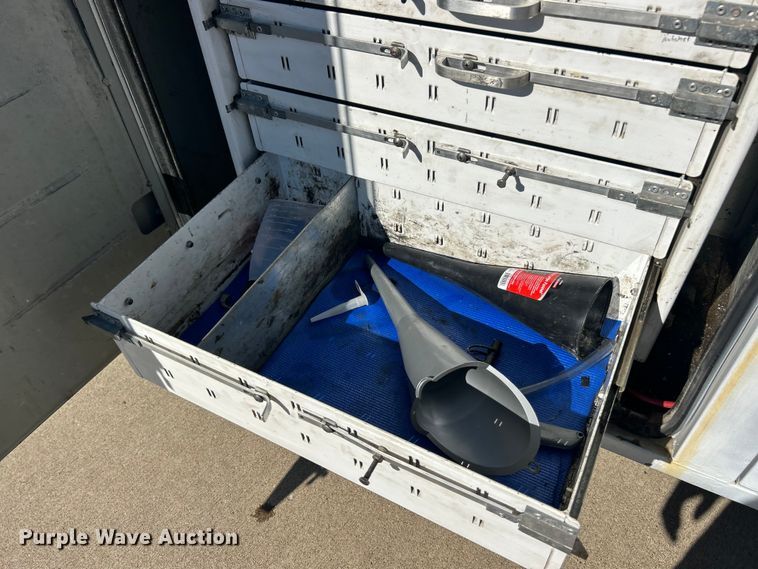 image for item ET3448 2004 GMC C5500 utility / service truck