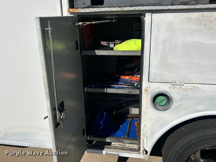 image for item ET3448 2004 GMC C5500 utility / service truck