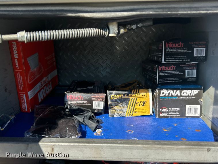 image for item ET3448 2004 GMC C5500 utility / service truck