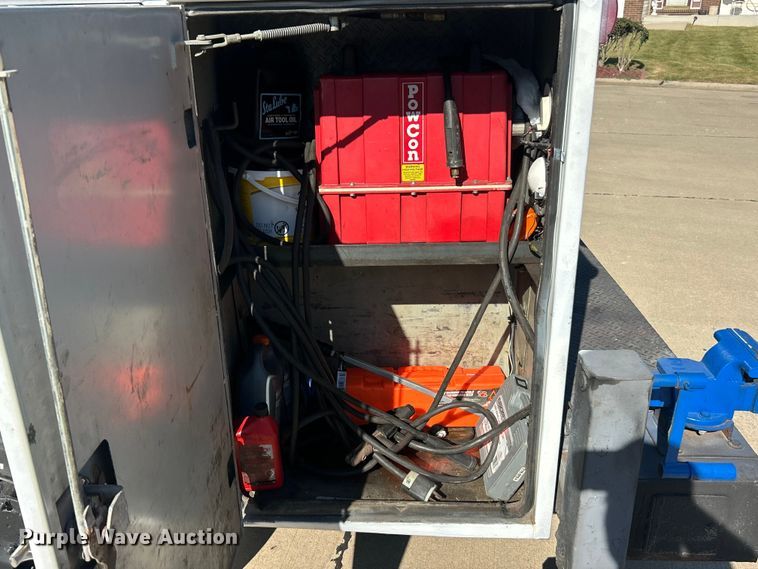 image for item ET3448 2004 GMC C5500 utility / service truck